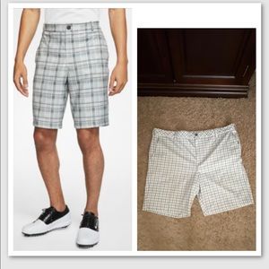 Izod black white grey stripes Golf shorts size 44